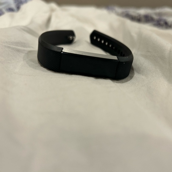 Black Fitbit Alta - Picture 4 of 6